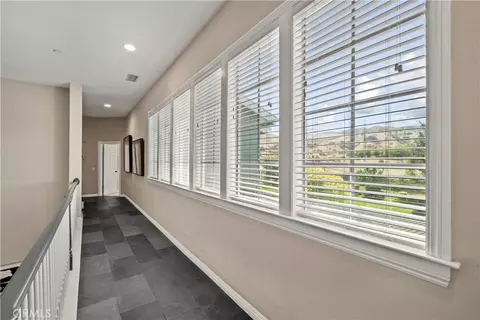 Entry Way - 26983 Pilgrim Rd, Redlands, CA 92373 photo 3 of 5
