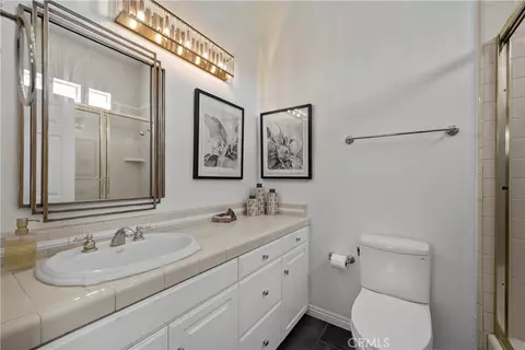 Bath - 26983 Pilgrim Rd, Redlands, CA 92373 photo 10 of 11