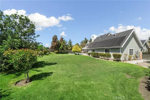 Exterior - 26983 Pilgrim Rd, Redlands, CA 92373 photo 14 of 18