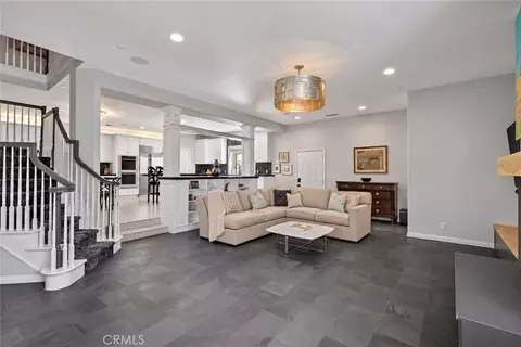 Living - 26983 Pilgrim Rd, Redlands, CA 92373 photo 4 of 5