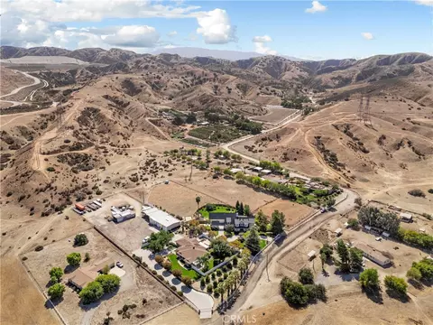 View/Area - 26983 Pilgrim Rd, Redlands, CA 92373 photo 5 of 6