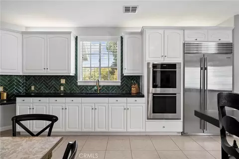 Kitchen - 26983 Pilgrim Rd, Redlands, CA 92373 photo 3 of 5