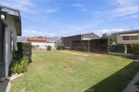 Exterior - 2067 Capri Ave, Mentone, CA 92359 photo 4 of 5