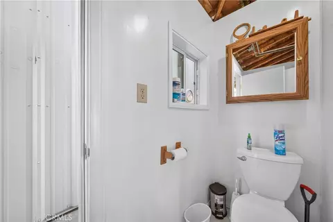 Bath - 34249 Avenue H, Yucaipa, CA 92399 photo 1 of 2