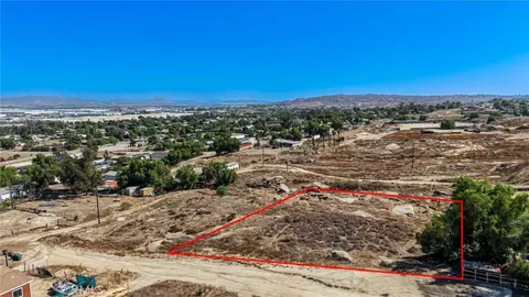 22427 Akers Ln, Perris, CA 92570 photo 4