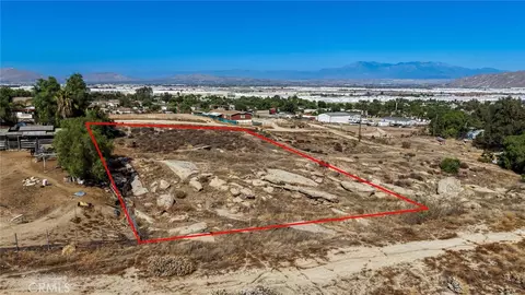 22427 Akers Ln, Perris, CA 92570 photo 8