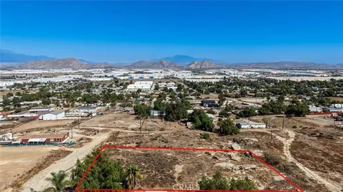 22427 Akers Ln, Perris, CA 92570 photo 5