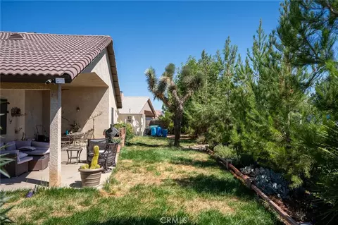 Exterior - 7141 Redwood St, Hesperia, CA 92345 photo 4 of 9