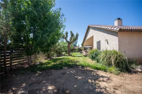 Exterior - 7141 Redwood St, Hesperia, CA 92345 photo 7 of 9