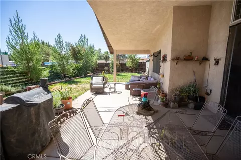 Exterior - 7141 Redwood St, Hesperia, CA 92345 photo 6 of 9