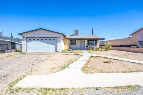 Exterior - 641 Chateau, Barstow, CA 92311 photo 4 of 11
