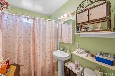Bath - 641 Chateau, Barstow, CA 92311 photo 1 of 1
