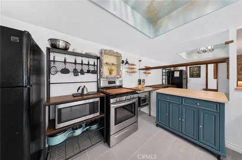 Kitchen - 14070 Seminole, Apple Valley, CA 92307 photo 2 of 4