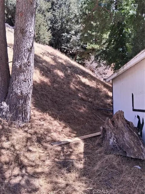 10 Delle, Crestline, CA 92325 photo 2