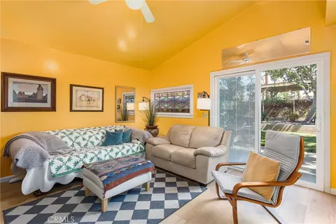 Living - 517 S 4th, Redlands, CA 92373 photo 3 of 4