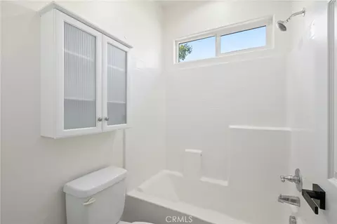 Bath - 356 Tuffa Ct, Perris, CA 92570 photo 3 of 3