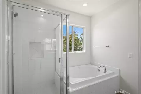 Bath - 356 Tuffa Ct, Perris, CA 92570 photo 2 of 3