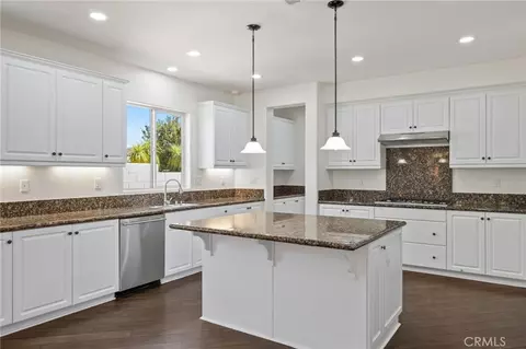 Kitchen - 356 Tuffa Ct, Perris, CA 92570 photo 4 of 4