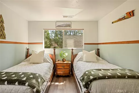 Bedroom - 28165 Grenoble, Lake Arrowhead, CA 92352 photo 4 of 7