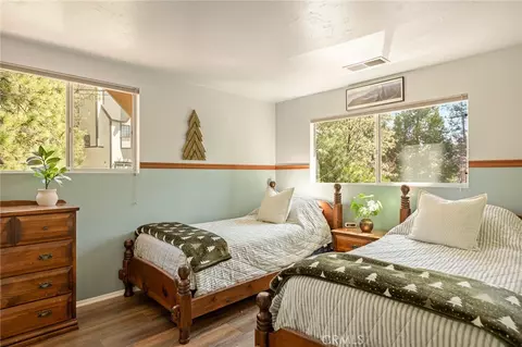 Bedroom - 28165 Grenoble, Lake Arrowhead, CA 92352 photo 3 of 7