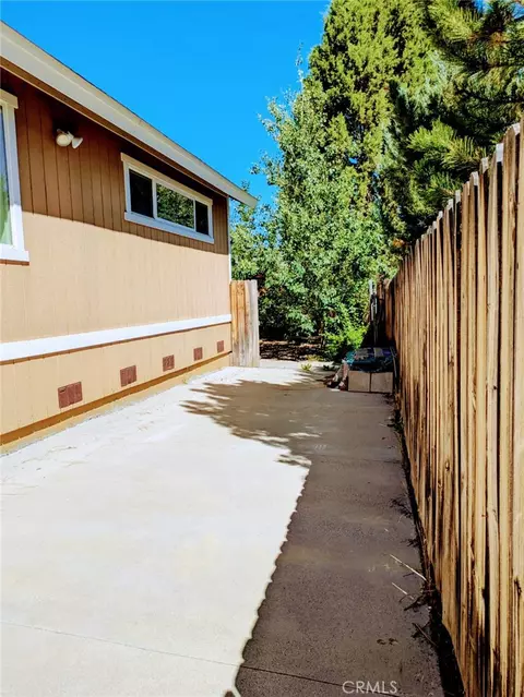 Exterior - 435 Wagon Wheel Rd, Big Bear City, CA 92314 photo 8 of 18