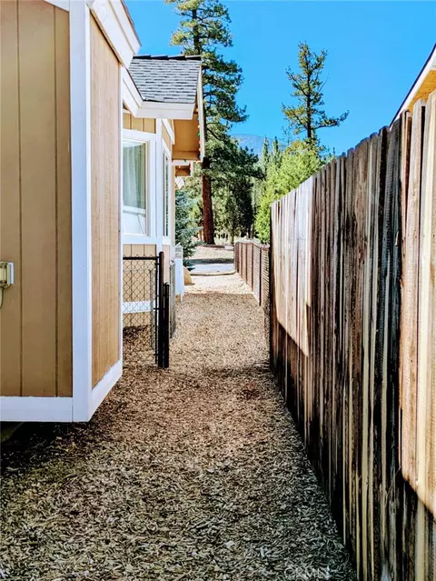 Exterior - 435 Wagon Wheel Rd, Big Bear City, CA 92314 photo 7 of 18