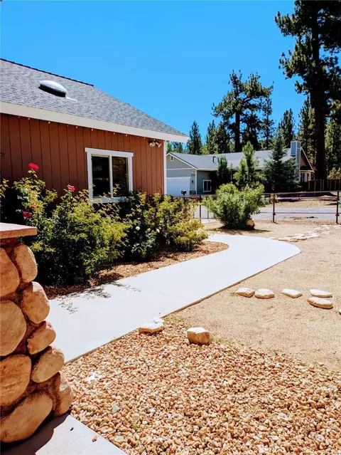 Exterior - 435 Wagon Wheel Rd, Big Bear City, CA 92314 photo 3 of 18