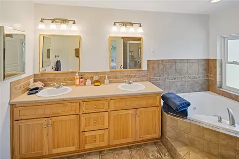 Bath - 435 Wagon Wheel Rd, Big Bear City, CA 92314 photo 1 of 3