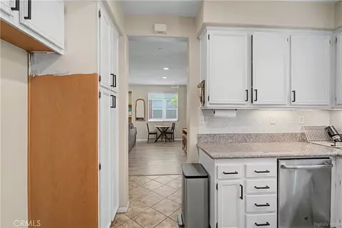 Entry Way - 3271 Laval, Riverside, CA 92503 photo 3 of 7