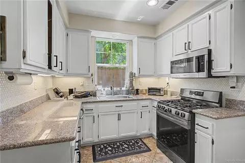 Kitchen - 3271 Laval, Riverside, CA 92503 photo 4 of 5