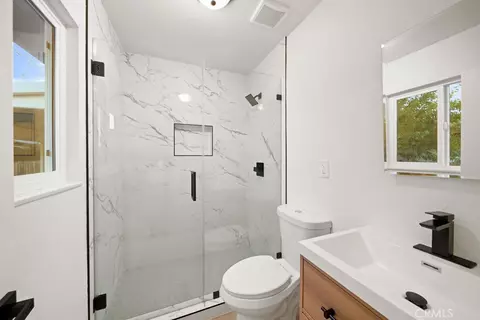 Bath - 500 E Thornton, Hemet, CA 92543 photo 1 of 2