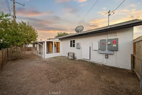 Exterior - 500 E Thornton, Hemet, CA 92543 photo 3 of 5