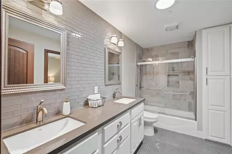 Bath - 37297 Ironwood Dr, Yucaipa, CA 92399 photo 5 of 7