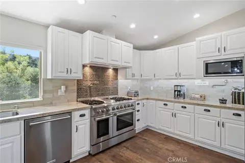 Kitchen - 37297 Ironwood Dr, Yucaipa, CA 92399 photo 5 of 6