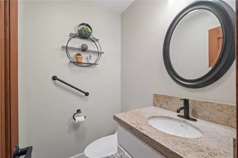 Bath - 37297 Ironwood Dr, Yucaipa, CA 92399 photo 7 of 7
