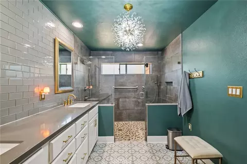 Bath - 37297 Ironwood Dr, Yucaipa, CA 92399 photo 2 of 7