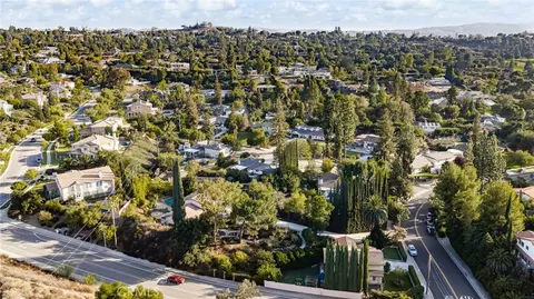 View/Area - 662 Valley Vw, Redlands, CA 92373 photo 3 of 6