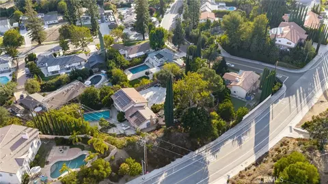 View/Area - 662 Valley Vw, Redlands, CA 92373 photo 2 of 6