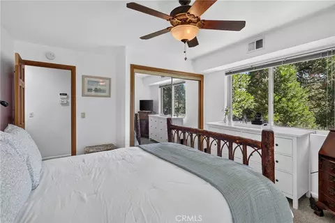Bedroom - 374 Grass Valley Rd, Lake Arrowhead, CA 92352 photo 8 of 8