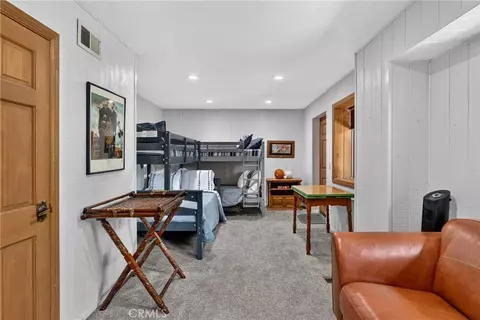 Bedroom - 374 Grass Valley Rd, Lake Arrowhead, CA 92352 photo 6 of 8