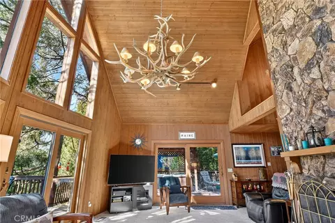 Living - 374 Grass Valley Rd, Lake Arrowhead, CA 92352 photo 3 of 4