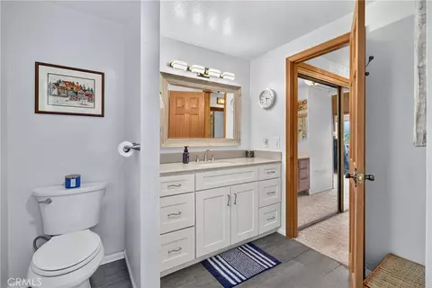 Bath - 374 Grass Valley Rd, Lake Arrowhead, CA 92352 photo 3 of 3