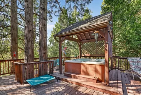 Exterior - 374 Grass Valley Rd, Lake Arrowhead, CA 92352 photo 3 of 14