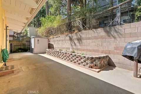 Exterior - 23672 Rocky Dell, Crestline, CA 92325 photo 6 of 18