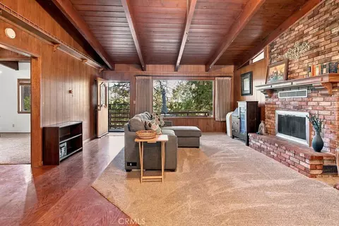 Living - 23672 Rocky Dell, Crestline, CA 92325 photo 2 of 5