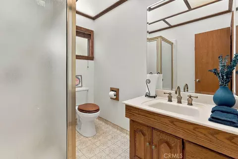 Bath - 23672 Rocky Dell, Crestline, CA 92325 photo 1 of 2