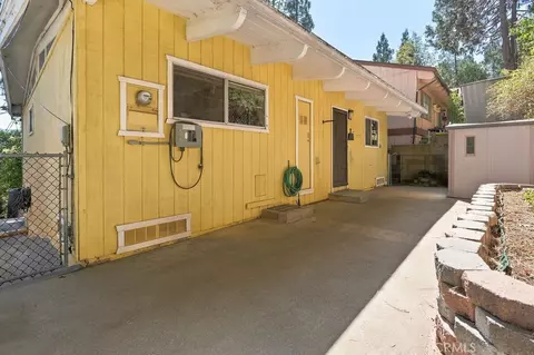 Exterior - 23672 Rocky Dell, Crestline, CA 92325 photo 7 of 18