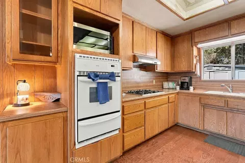 Kitchen - 23672 Rocky Dell, Crestline, CA 92325 photo 5 of 5