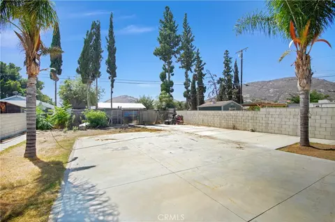 Exterior - 18883 6th, Bloomington, CA 92316 photo 11 of 12