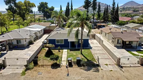 View/Area - 18883 6th, Bloomington, CA 92316 photo 1 of 10